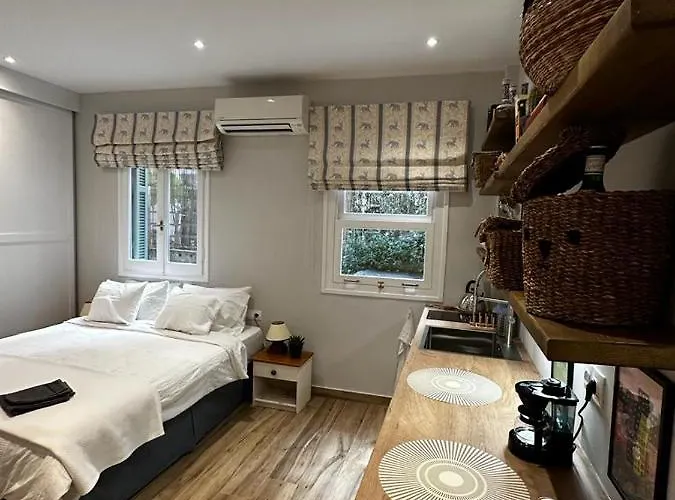 Theodore's Cosy Appartamento